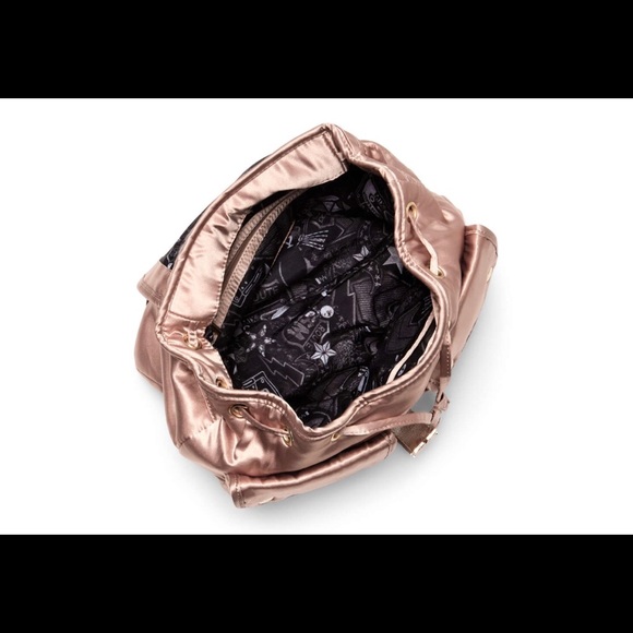 NEW ❤️ Steve Madden JAX Satin Medium Backpack BLK - Picture 5 of 8